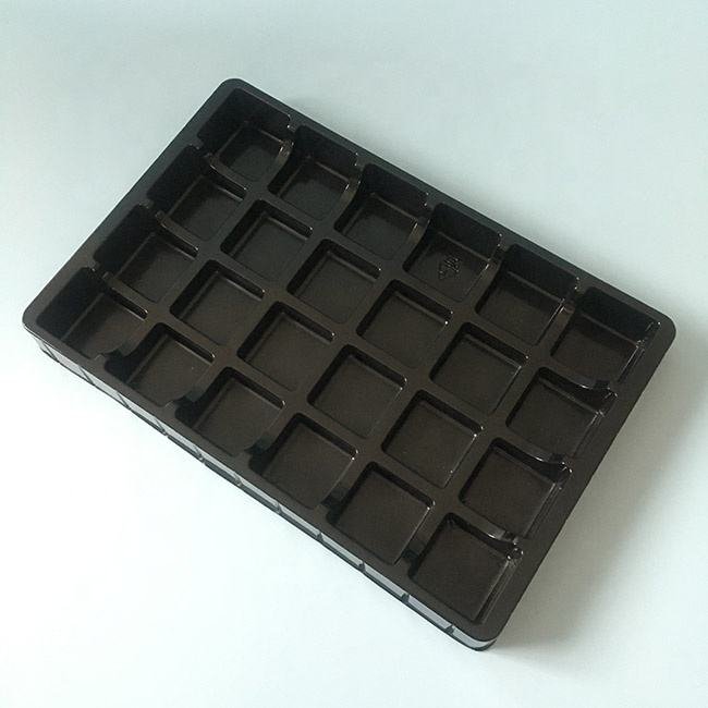 Disposable Plastic PET Square Blister Tray for Chocolate - Image 4